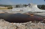 Cone em forma de vulcão formado por antigo geiser na área do Old Faithful, no Yellowstone National Park, em Wyoming, nos Estados Unidos